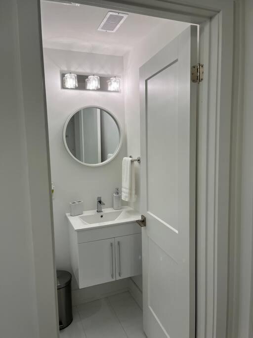 Lovely One Bedroom Condo With Free Parking Niagara Falls Extérieur photo